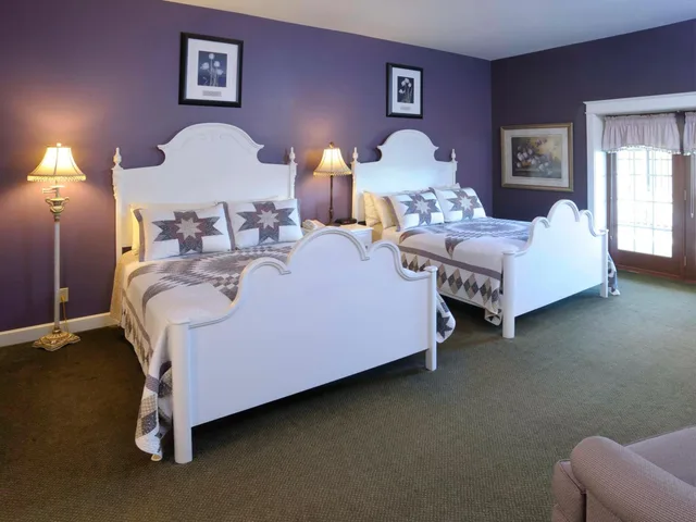 غرفة بسريرين كوين، Carlisle Inn Sugarcreek 7/10