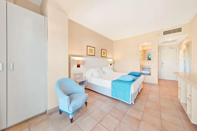 غرفة سوبيريور بسرير مزدوج أو سريرين منفصلين بإطلالة على البحر، Hotel Cala d Or - Adults Only 8/10