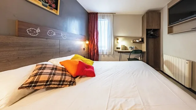 Pop, Double Bed، Greet Hotel Massieux Lyon Nord 2/6