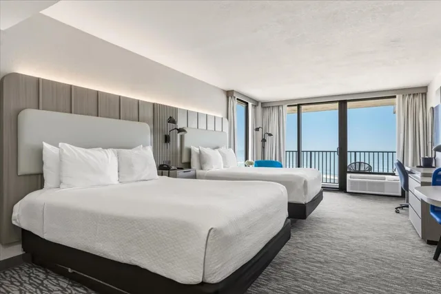 غرفة بسرير كوين بإطلالة على البحر، Nautilus Inn 5/10