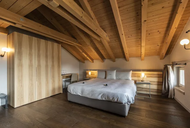 2 Bedrooms, Junior Suite, Twin Beds, King Bed, Mountain Side, Sofa, Balcony، Maya Caprice Boutique Hotel and Spa 2/3