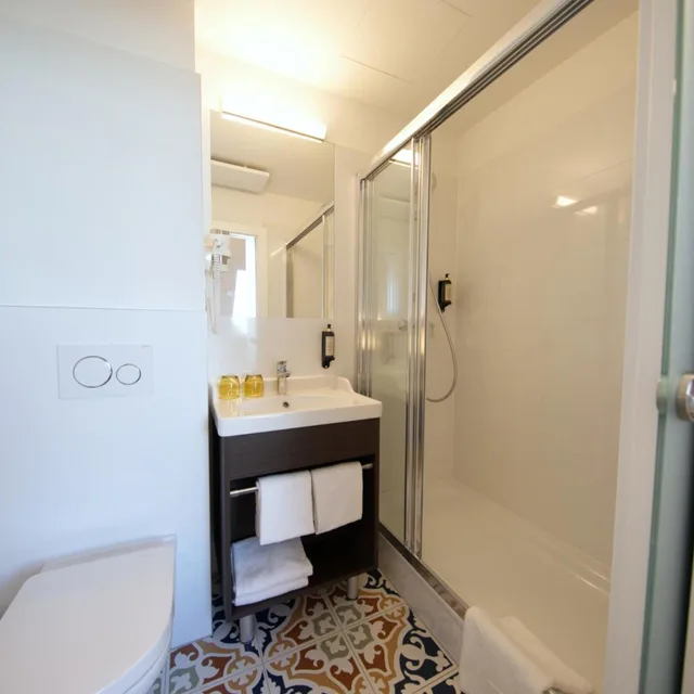 غرفة صغيرة بسرير كينج، HOTEL DREI KRONEN VIENNA CITY 8/10