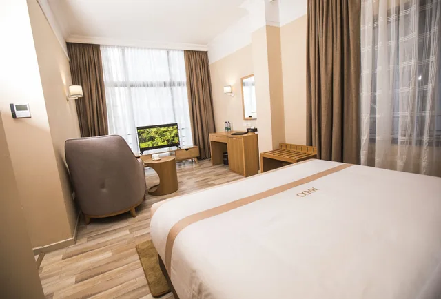 Executive King Room, Mado Hotel 1/3