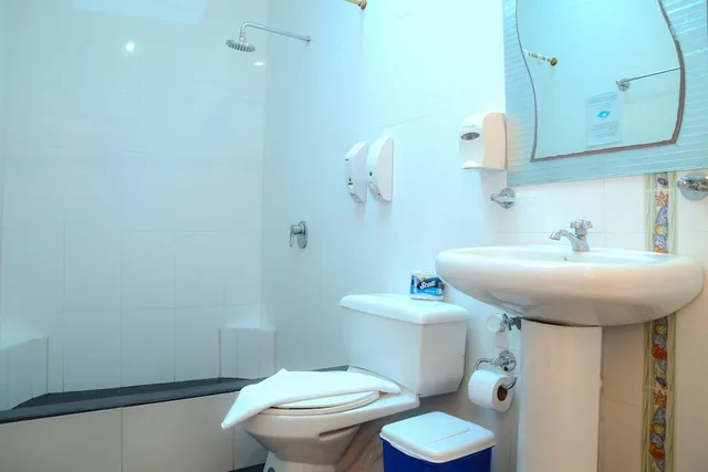 غرفة قياسية ثلاثية بثلاثة أسرّة، Hostal Sir Francis Drake 3/3