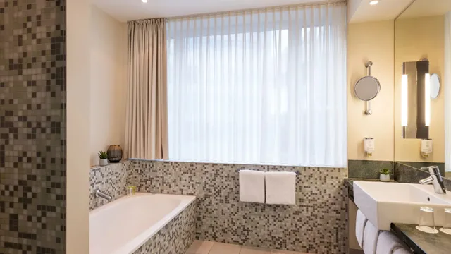 جناح جونيور، Lindner Hotel Berlin Ku'damm, part of JdV by Hyatt 4/4