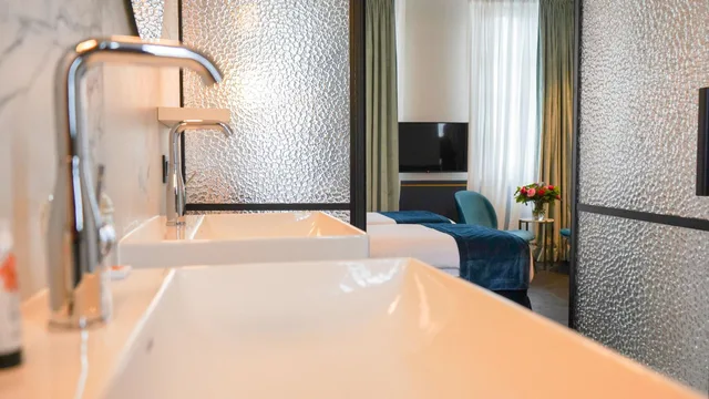 غرفة ديلوكس بسرير مزدوج، Amosa Hotel Liege & Sava Natures Cuisine 2/3