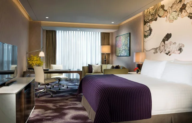 غرفة بريميير بسرير كينج، Four Seasons Hotel Shenzhen 1/1
