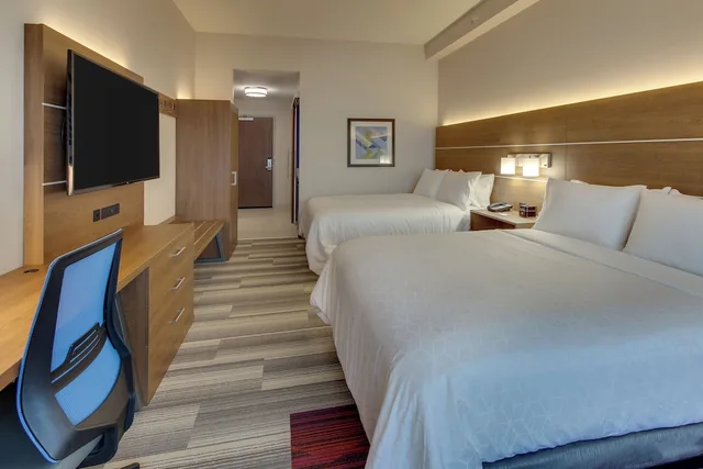 غرفة قياسية بسريرين كوين لذوي الإعاقة، Holiday Inn Express & Suites Nashville Metrocenter Downtown 4/9
