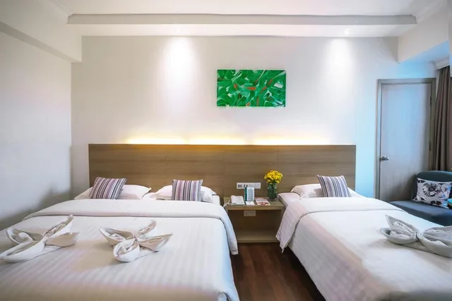 غرفة ديلوكس ثلاثية للمدخنين، Crystal Crown Hotel Petaling Jaya 3/3