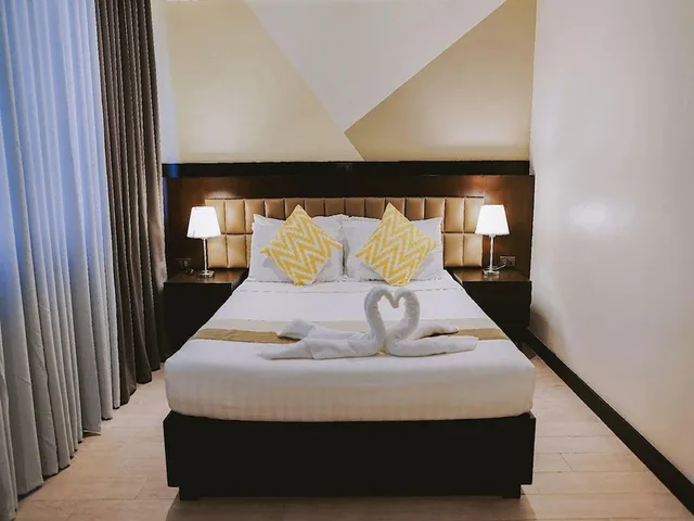 غرفة ديلوكس بسرير كوين، The VIP Hotel Cagayan De Oro 3/7