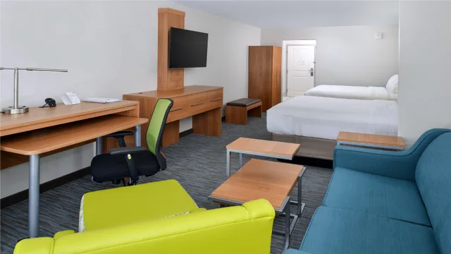 جناح بسريرين كوين، Holiday Inn Express & Suites Lexington - Hamburg Area 1/1