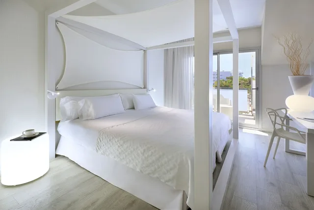 Superior, King Bed, Terrace, Blanco Hotel Formentera 5/7