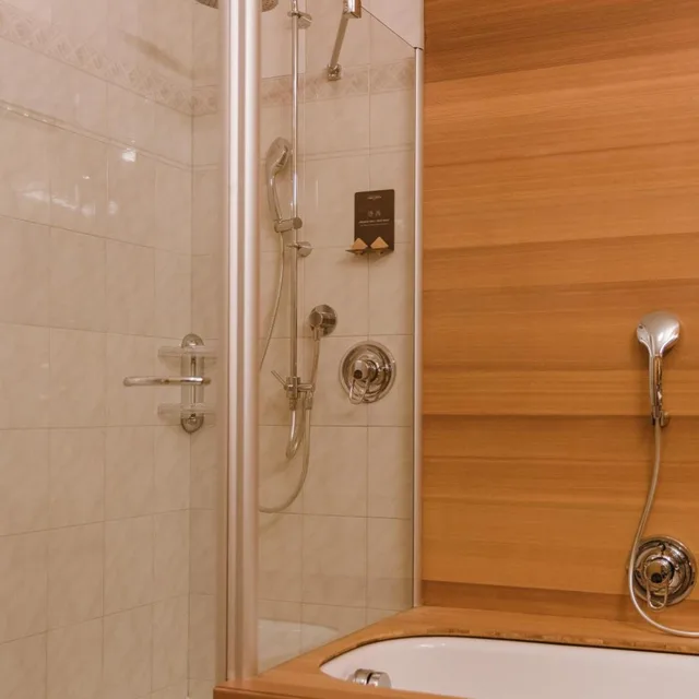 جناح جونيور بإطلالة على الجبل، Lindenhof Pure Luxury & Spa DolceVita Resort 7/8