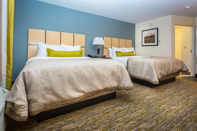 استوديو بسرير كوين لذوي الإعاقة، Candlewood Suites Sidney 1/2