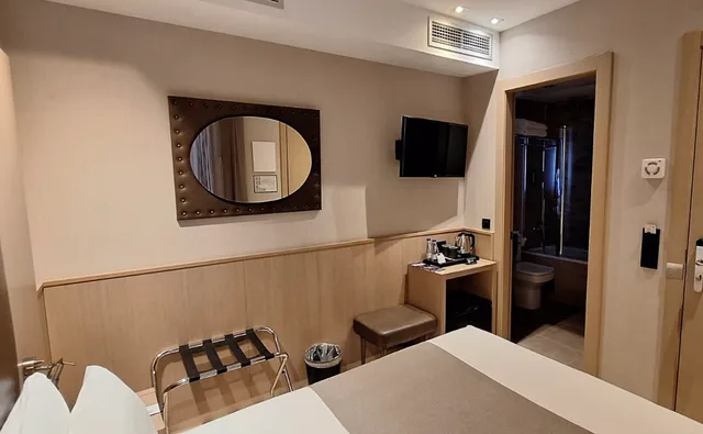 غرفة داخلية مفردة، Gran Hotel Barcino 4/5