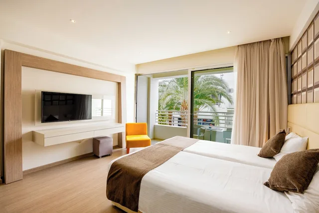 استوديو بسريرين منفصلين مع أريكة، Melpo Antia Hotel & Suites 2/10