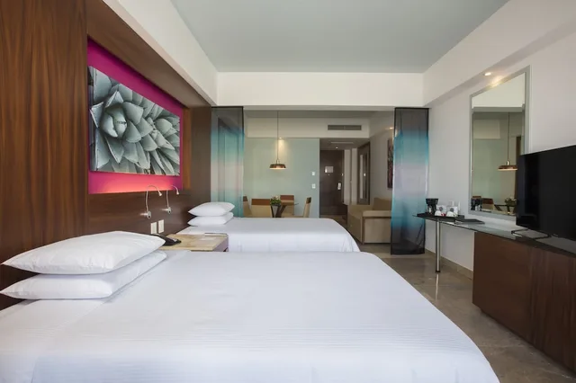 جناح جونيور بسريرين مزدوجين بإطلالة على البحر مع أريكة، Krystal Grand Los Cabos All Inclusive 1/5