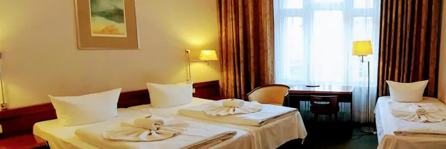غرفة رباعية، Hotel Xantener Eck 2/10