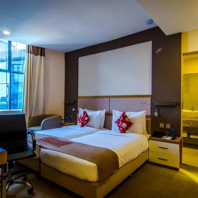 غرفة سوبيريور بسرير كينج بإطلالة على المدينة، PrideInn Azure Hotel Nairobi Westlands 3/10