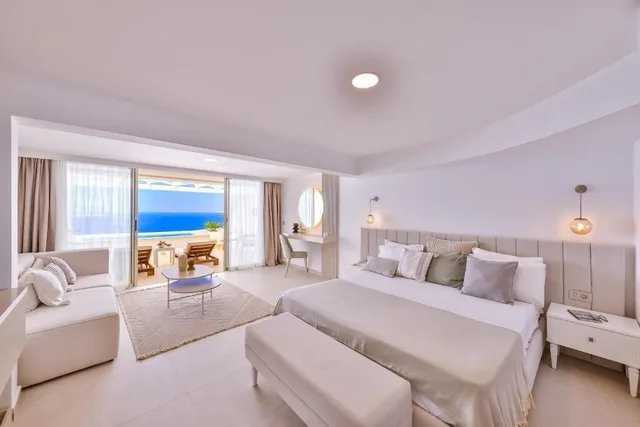 Junior Suite, Queen Bed, Private Pool, La Kumsal Hotel 2/3