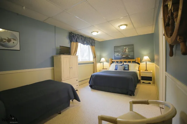Nautical, Triple, 1 Queen and 1 Single Bed، Jewel Lake Bed Breakfast 1/2