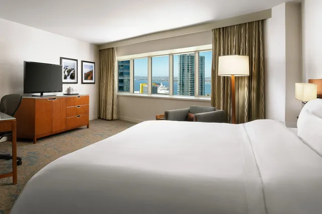 غرفة بسرير كينج بإطلالة على المدينة، The Westin San Diego Bayview 2/7
