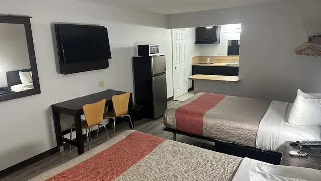Standard, 2 Double Beds, Motel6 Winnie Tx 4/5