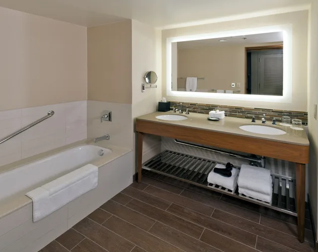 غرفة بسريرين كوين، Westin La Paloma Resort And Spa 6/9