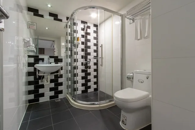 Superior, Triple, 1 Double and 1 Single Bed, No Window، Muzik Hotel Ximen Station Branch 5/5