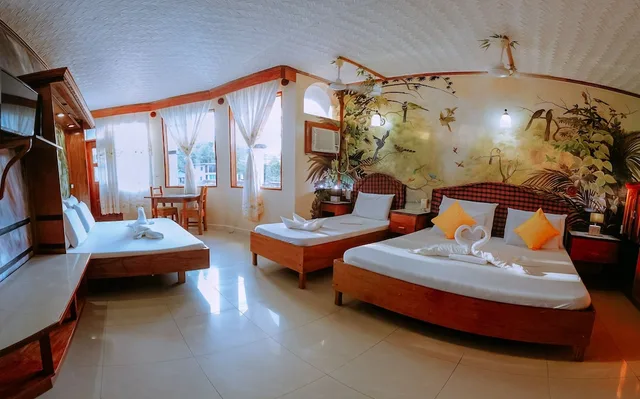 VIP or Family, 1 Single and 2 Queen Beds، Kokosnuss Garden Resort 3/6