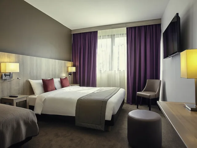 غرفة كلاسيكية بسرير مزدوج وسرير فردي، Mercure Versailles Paris Ouest 5/10