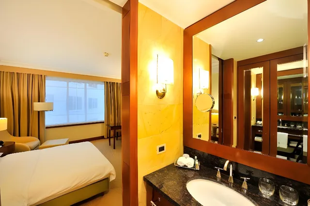 غرفة قياسية، Regent Warsaw Hotel 2/2
