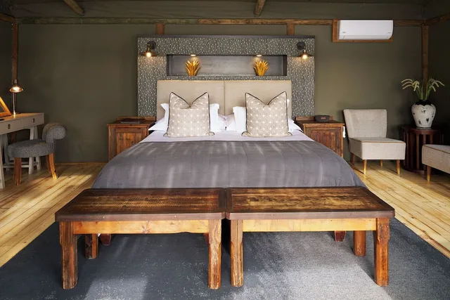 Luxury, Twin Beds, Water Front، Buffelsdrift Game Lodge 3/6