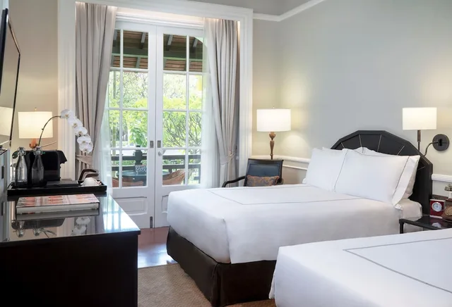 State, Twin Beds, Pool View, Raffles Hotel Le Royal 3/10