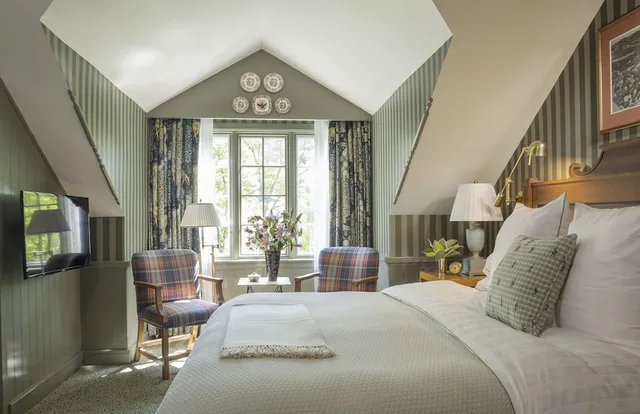 Legacy, Suite, King Bed, Sofa, Main Building, Woodstock Inn and Resort 1/5
