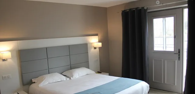 غرفة بسرير مزدوج لذوي الإعاقة، Hotel Le Quincangrogne 2/6