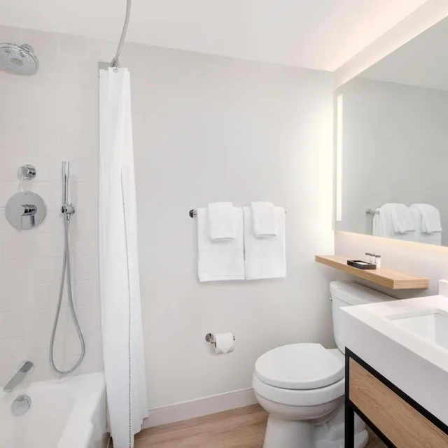 غرفة كبيرة بسرير كينج، Sheraton Birmingham 6/10