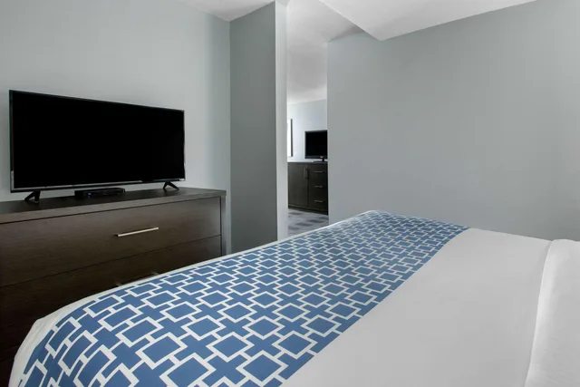 جناح بسرير كينج، Cielo Hotel Bishop-Mammoth, an Ascend Collection Hotel 2/3