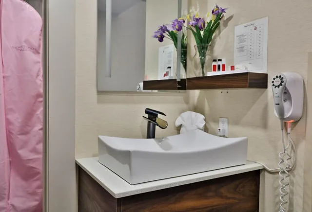 جناح بسرير كينج بجاكوزي، Baymont by Wyndham Medicine Hat 8/10