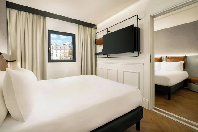 غرفة متصلة بسرير كوين وسريرين منفصلين، Moxy Paris La Villette 6/10