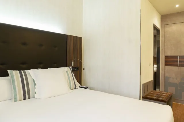 غرفة قياسية بسرير كوين، Petit Palace Tamarises 3/10