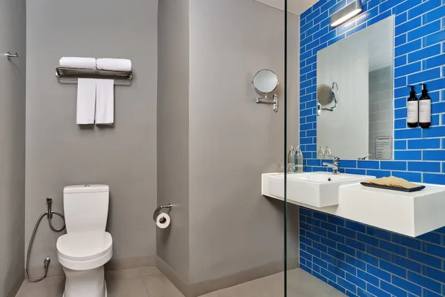 غرفة بريميير ركنية بسرير مزدوج، Mercure Phuket Patong Journeyhub 3/4