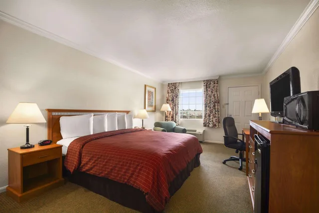 غرفة بسرير مزدوج، Baymont by Wyndham Beaumont 4/4