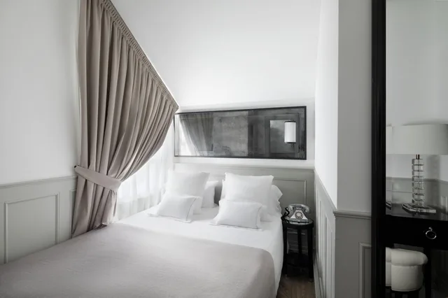 Room, Queen Bed, MiM Ibiza member of Melia Collection 2/5