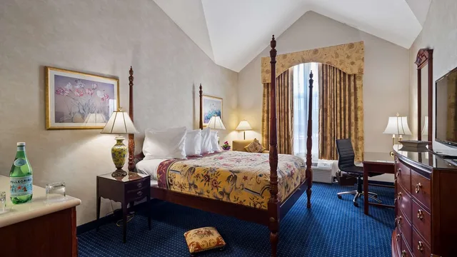 غرفة تنفيذية بسرير كوين، Best Western Plus Mentor-Cleveland Northeast 3/4