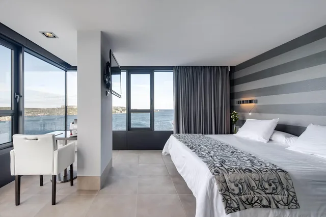 غرفة ديلوكس بإطلالة على البحر، Barcelo Hamilton Menorca - Adults Only 2/4