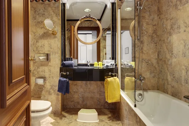 غرفة عائلية ثلاثية بسرير كينج وسرير فردي، Melia Milano Hotel 7/10