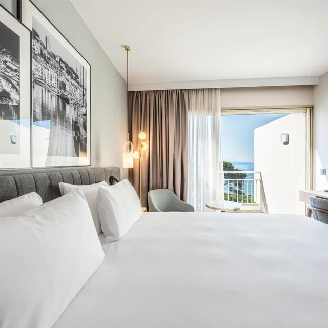 Premium, Sea View, Balcony, Luxotel Cannes 2/6
