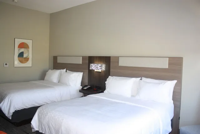 غرفة قياسية بسريرين كوين لذوي الإعاقة، Holiday Inn Express Hotel & Suites Shamrock North 3/6