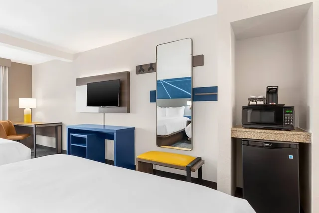 غرفة قياسية بسريرين كوين، Comfort Inn Suites Suwanee Sugarloaf 3/8